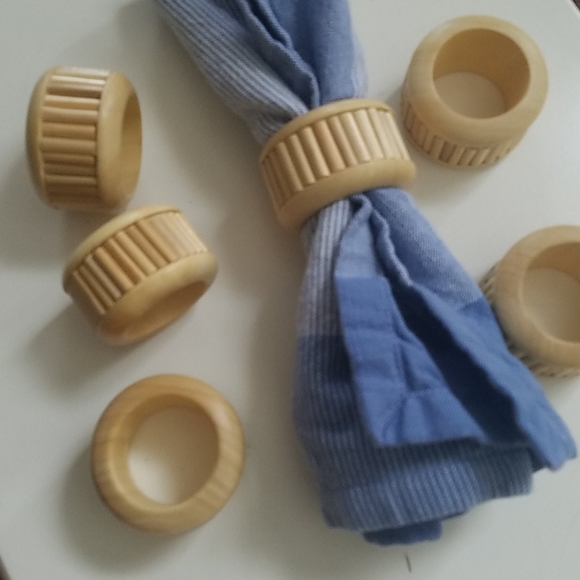 Vintage Other - Bamboo and natural wood napkin rings